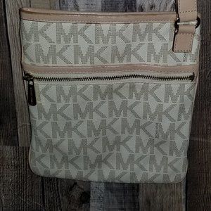Michael Kors Bedford Flat Crossbody